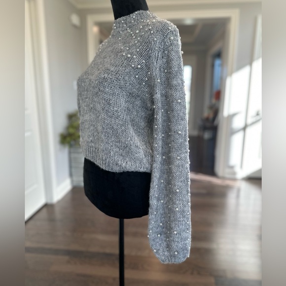 🎈Urban Outfitters Women Gray Pearl Beaded Mock Neck Balloon Sleeve Sweater XS - Picture 3 of 12